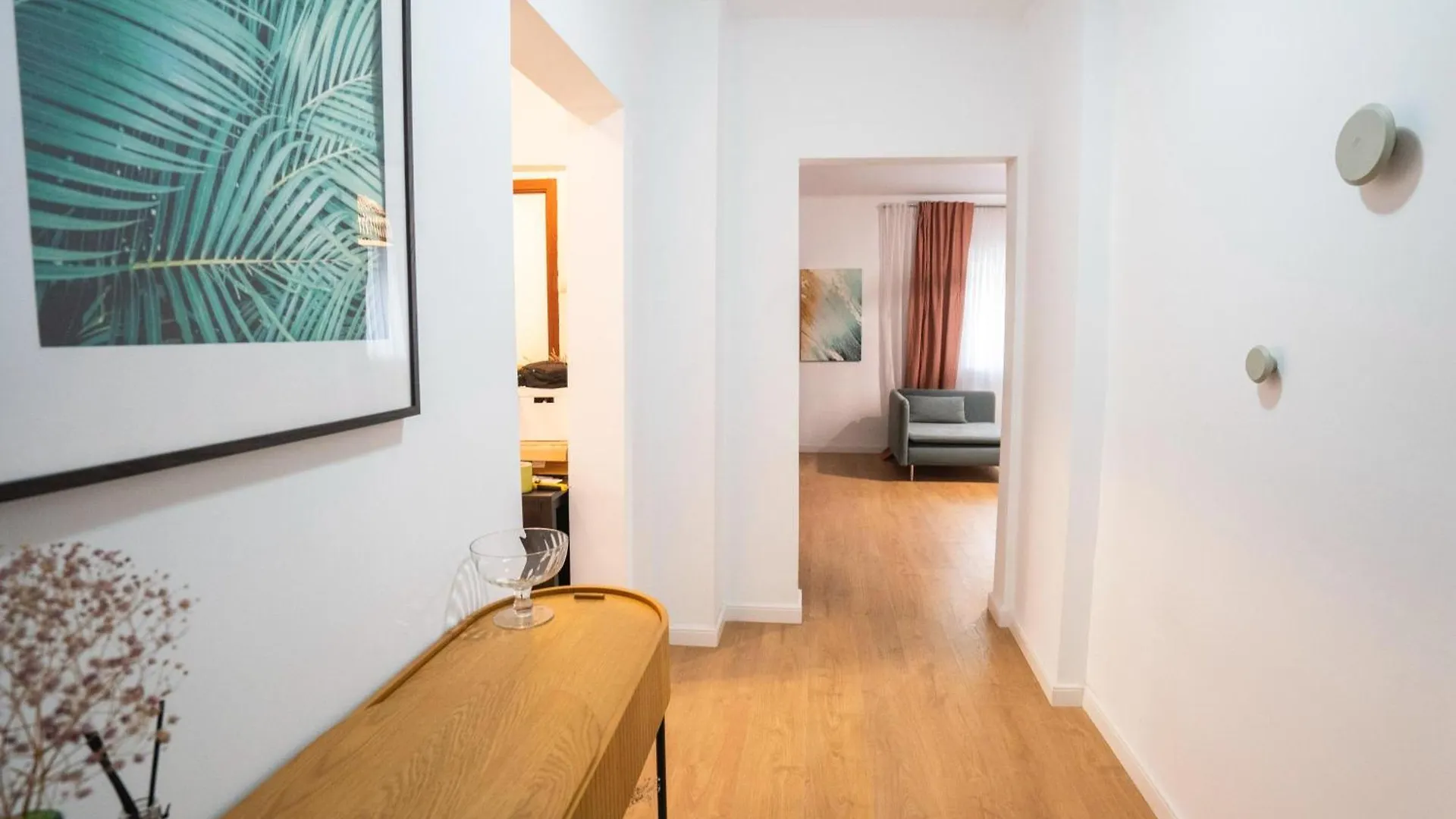 Spacious Apartment Near National Arena, Park Bucureşti