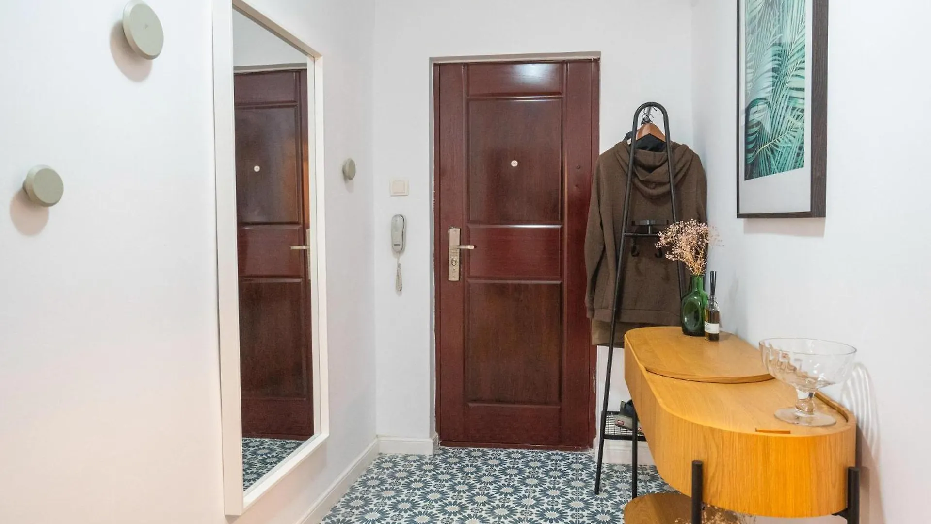 Spacious Apartment Near National Arena, Park Bucureşti 0*,